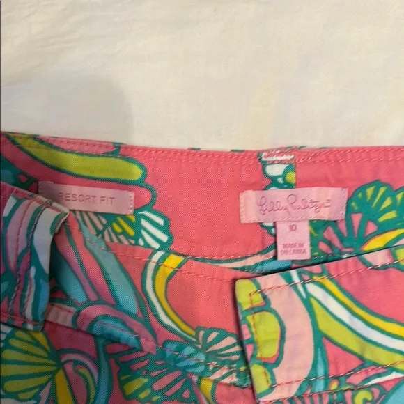 Lilly Pulitzer Pink and Green Bermuda Shorts Vibrant Retro Style - Picture 3 of 3